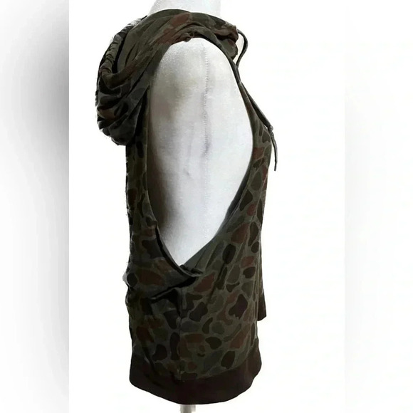Carbon camo hooded sleeveless top small - Picture 2 of 12